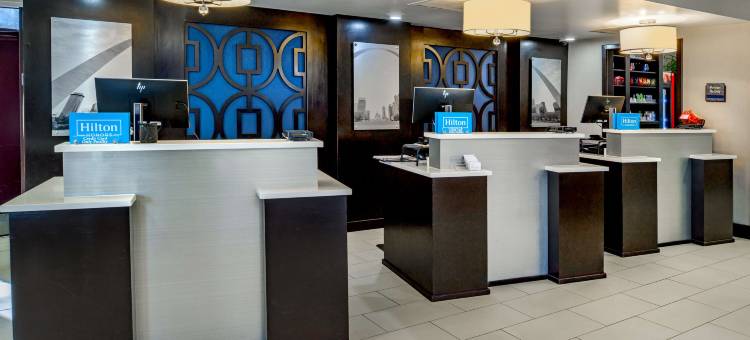 希尔顿安泊酒店-圣路易斯机场(Embassy Suites by Hilton St. Louis Airport)图片