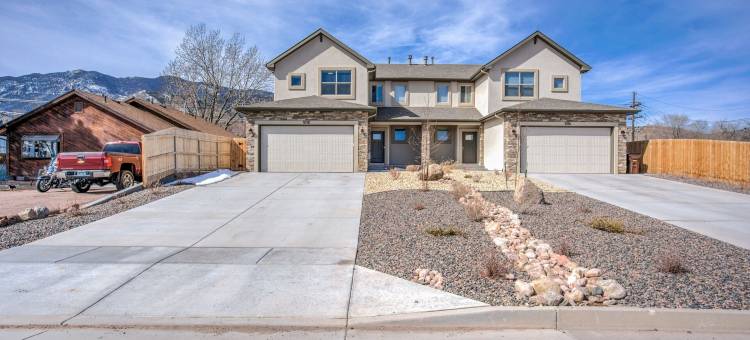 4卧室派克斯峰景色，离徒步和餐饮只有几分钟！！(4Bd Pikes Peak Views Minutes to Hiking & Dining)图片