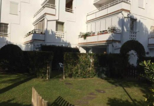 Politur F-4 Hotel Overview