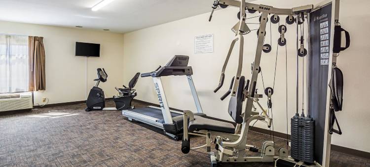 格林斯堡I-74凯艺套房酒店(Quality Inn & Suites Greensburg I-74)图片