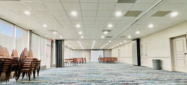 南麦克多诺I-75品质套房酒店(Quality Inn & Suites McDonough South I-75)图片