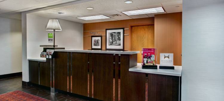 密尔沃基西北欢朋酒店(Hampton Inn Milwaukee-Northwest)图片