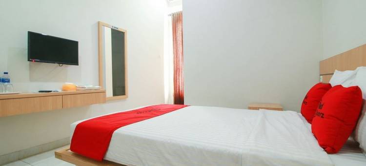 红多兹伊斯兰酒店-近索迪尔曼珍德拉大学(RedDoorz Syariah Near Universitas Jenderal Soedirman)图片