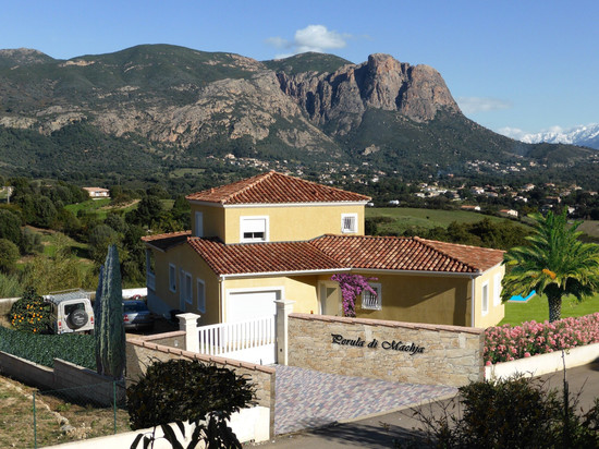 佩鲁拉迪马加酒店