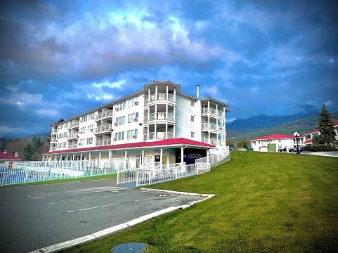 费尔蒙特温泉山景套房酒店(Mountain View Resort and Suites at Fairmont Hot Springs)