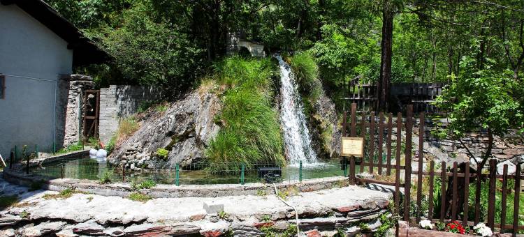 湖边木屋山区酒店(Chalet Sul Lago Hotel in Montagna)图片