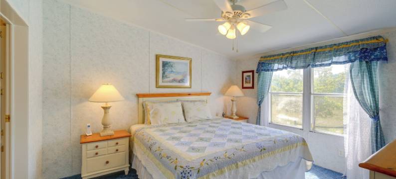 宁静的家：2个露台距离Blue Ridge Pkwy 3英里(Serene Home 2 Decks, 3 Mi to Blue Ridge Pkwy)图片