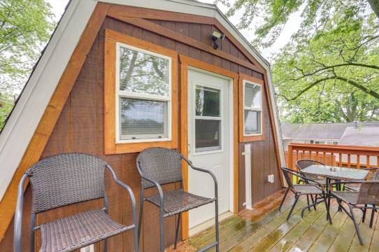 波特克林顿家:热水浴缸,距离波塔吉河仅几步之遥(Port Clinton Home: Hot Tub, Steps to Portage River)