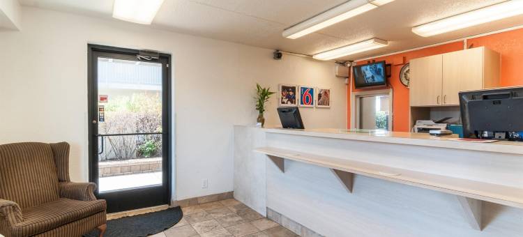 法明顿山/底特律西北部6号汽车旅馆(Motel 6 Farmington Hills, MI - Northwest - Farmington Hills)图片