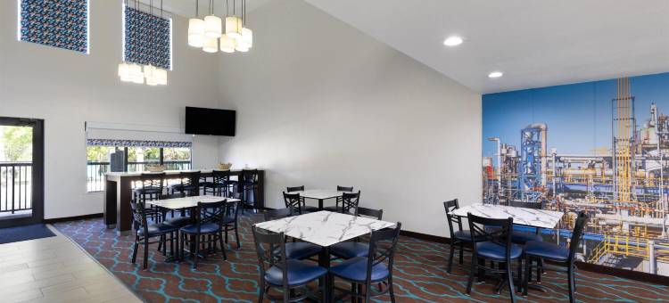 莫斯波因特/帕斯卡吉拉美吟酒店(Baymont by Wyndham Moss Point/Pascagoula)图片