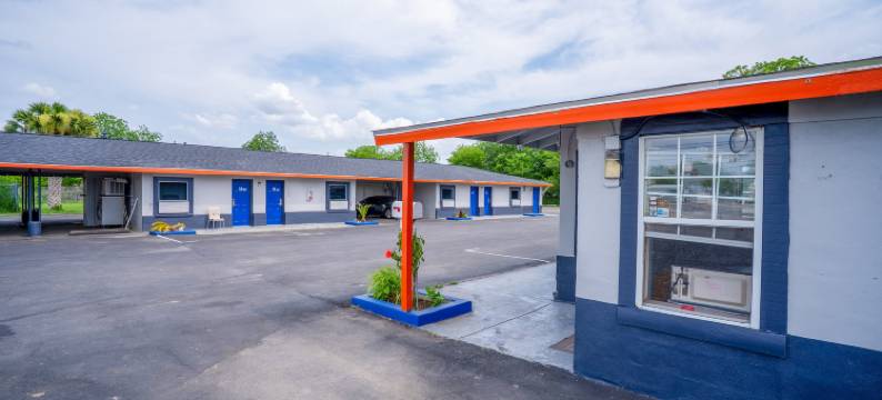 OYO 阿拉莫绿洲酒店及套房 圣安东尼奥(Alamo Oasis Inn And Suites By Oyo San Antonio)图片