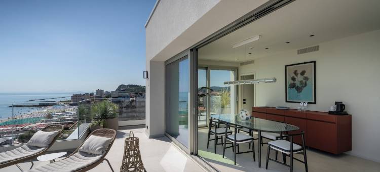 佩沙罗歌剧套房酒店(Opera Suite Hotel Pesaro)图片