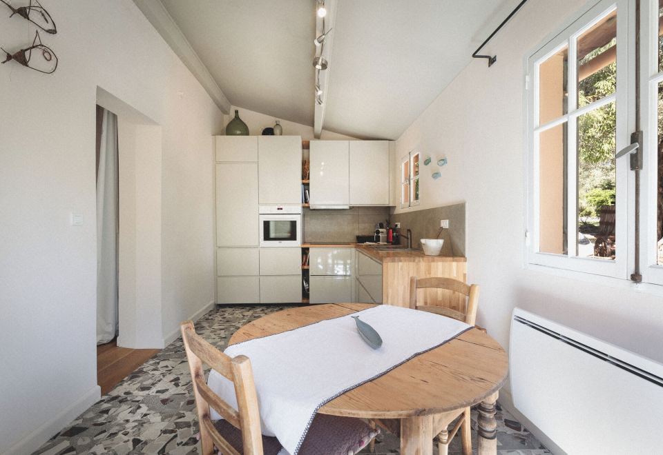 Bastide Sainte Trinide Hotel Overview