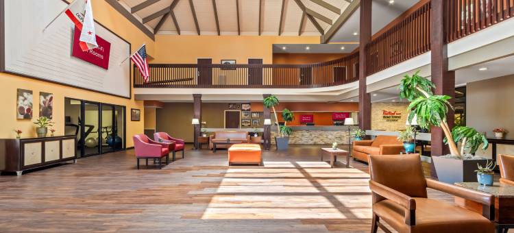 里奇克雷斯特-中国湖传统酒店及套房(Red Roof Inn & Suites Ridgecrest)图片