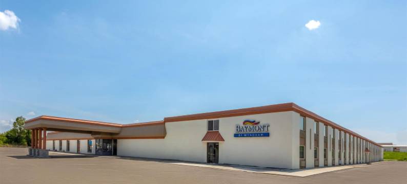 詹姆斯敦会议中心和水上公园温德姆贝蒙特酒店(Baymont by Wyndham Jamestown Conference Center & Water Park)图片