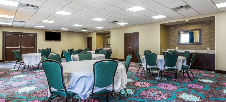 亨尼西北舒眠套房酒店(Sleep Inn & Suites Hennessey)图片