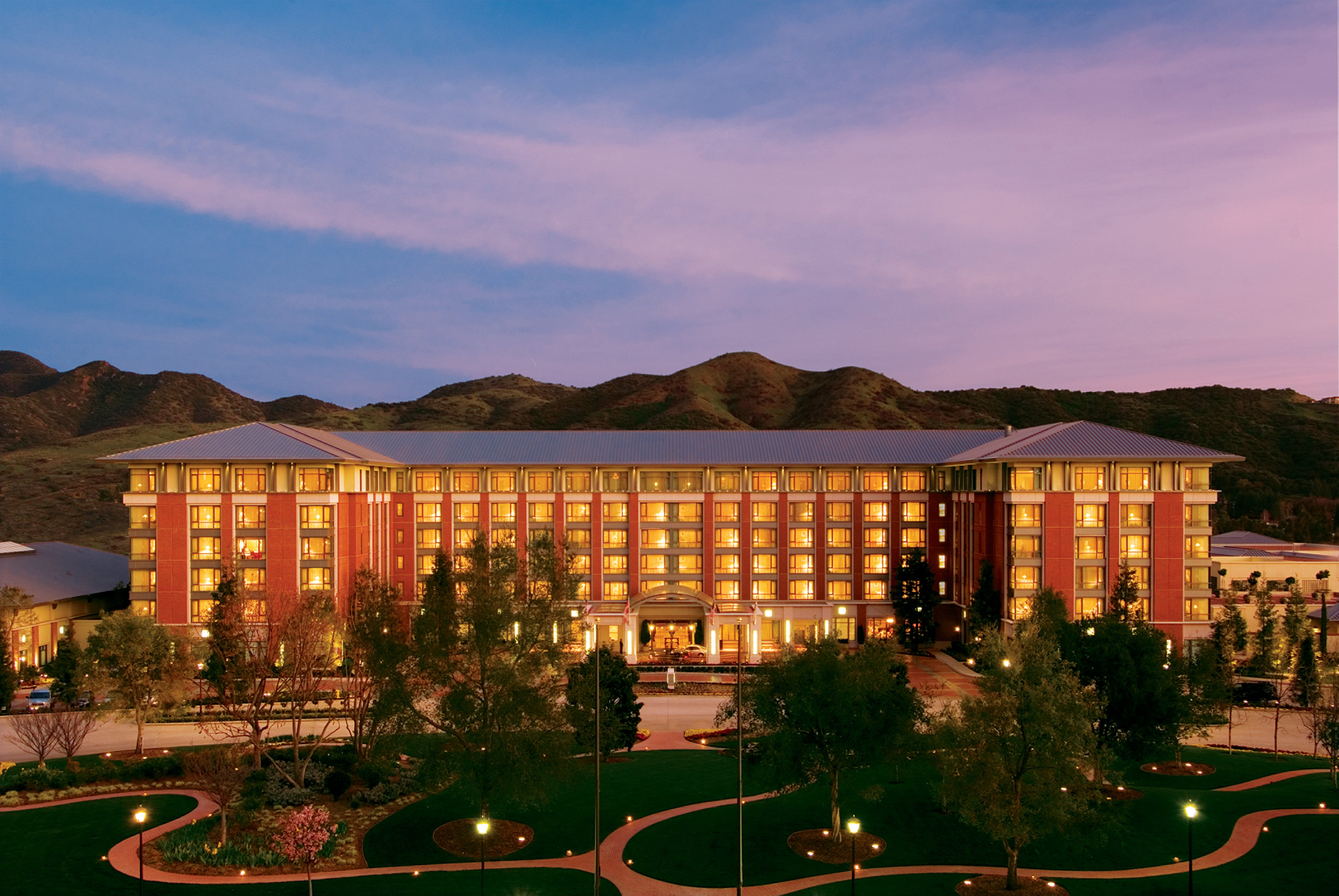 Four Seasons Hotel Westlake Village Over view