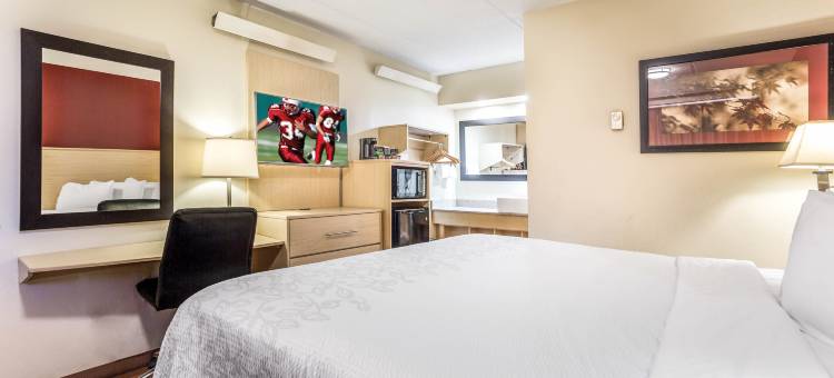 纳什维尔北红顶PLUS+酒店-古德利茨维尔(Red Roof Plus+ Nashville North - Goodlettsville)图片