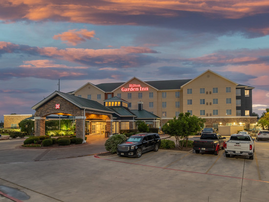 纽布朗费尔斯希尔顿花园酒店