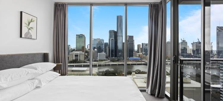 布里斯班中心住宿，带阳台、泳池和烧烤(Central Brisbane Stay with Balcony Pool & BBQ)图片