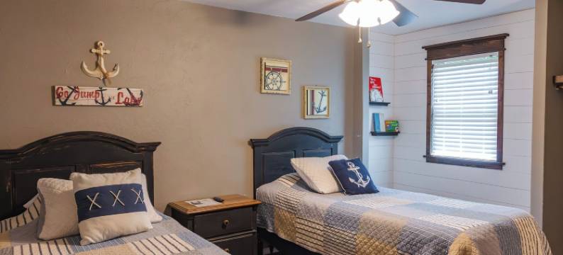 柳柳泉码头(Willow Springs Marina)图片