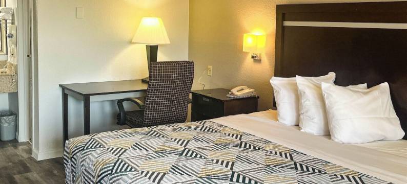 Studio 6 套房 达拉斯，德克萨斯州 - 12号环路西(Studio 6 Suites Dallas, TX – Loop 12 West)图片