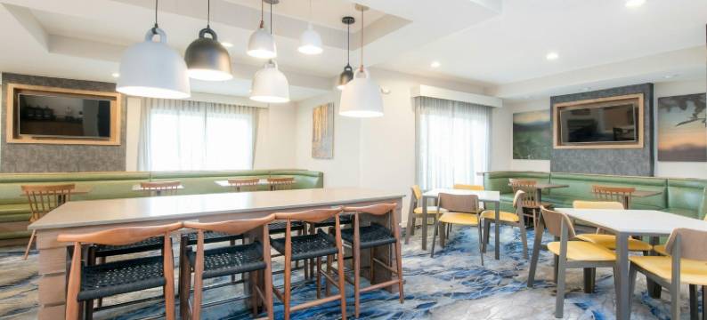 不伦瑞克万枫酒店及套房(Fairfield Inn & Suites Brunswick)图片