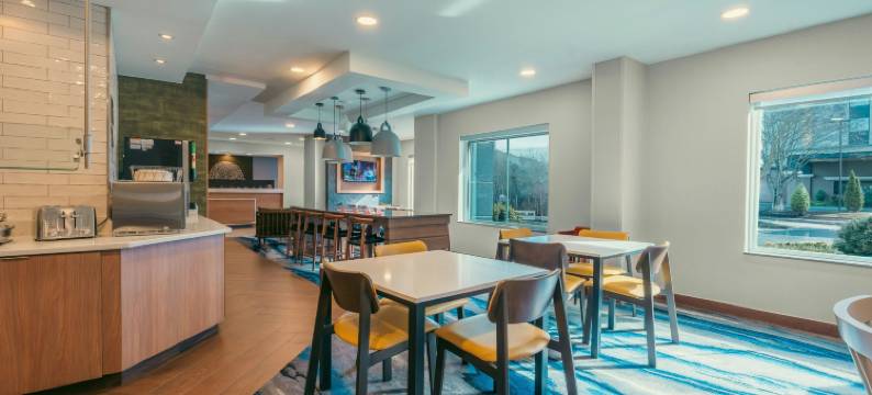 亚特兰大肯纳瑟万枫套房酒店(Fairfield Inn & Suites Atlanta Kennesaw)图片