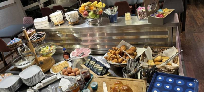 法国巴耶布里特酒店(Brit Hotel Baillet-en-France)图片