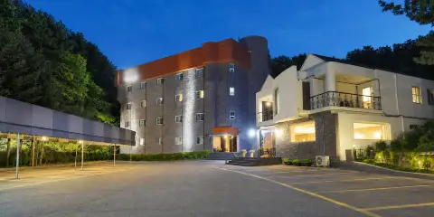希爾豪斯酒店
