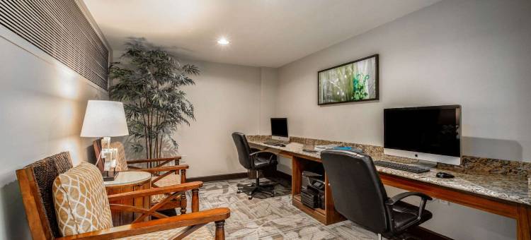 可可比奇海滩海滨拉昆塔温德姆套房酒店(La Quinta Inn & Suites by Wyndham Cocoa Beach Oceanfront)图片