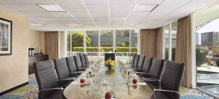 温哥华市区希尔顿欢朋套房酒店(Hampton Inn & Suites, by Hilton - Vancouver Downtown)图片