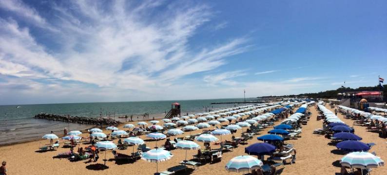 Flat a Only 150mt from the Beach图片