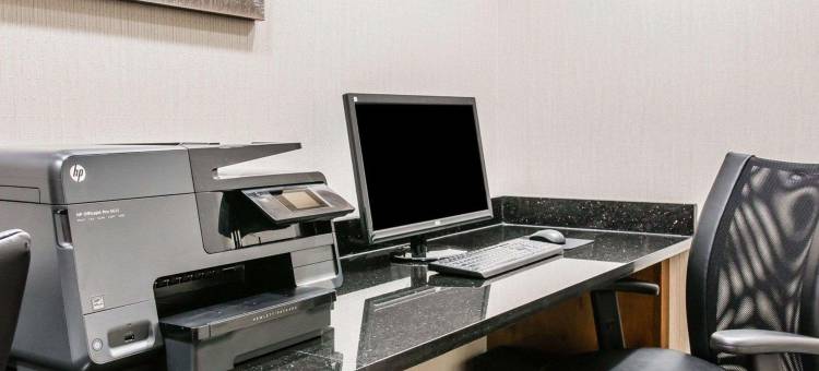 沃伦品质套房酒店 - 底特律(Quality Inn & Suites Warren - Detroit)图片