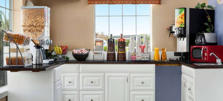 弗利速8酒店(Super 8 by Wyndham Foley)图片