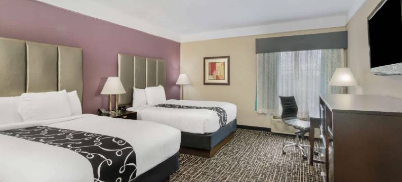 坎顿拉昆塔温德姆套房酒店(La Quinta Inn & Suites by Wyndham Canton MS)图片