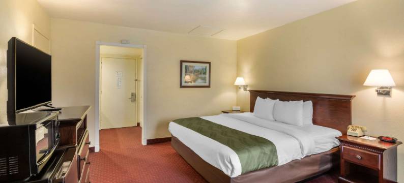 埃尔卡洪圣地亚哥东凯艺套房酒店(Quality Inn & Suites El Cajon San Diego East)图片