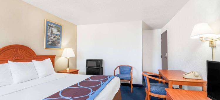 蒙哥马利温德姆速8酒店(Super 8 by Wyndham Montgomery Maybrook)图片