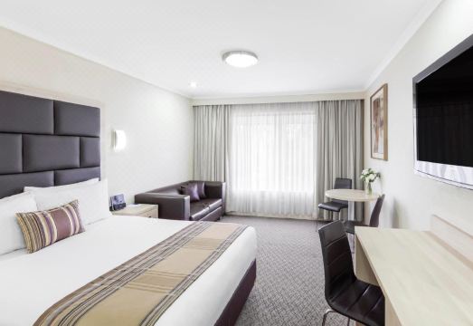 Garden City Hotel, Signature Collection Hotel Overview