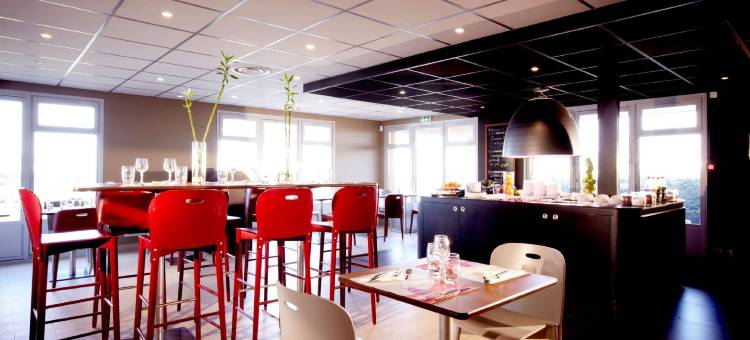 维勒局斯特库尔塔伯康铂酒店(Campanile Villejust - ZA Courtaboeuf)图片