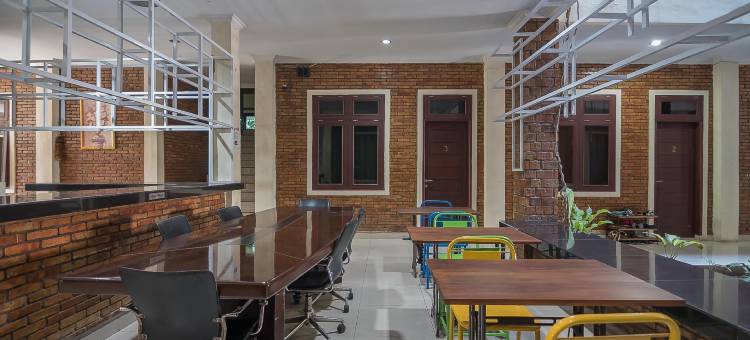 剑桥市广场附近瑞德多兹普拉斯酒店 2 号(RedDoorz Plus Near Cambridge City Square 2)图片