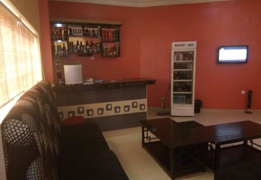 Allen Suites Hotel Overview