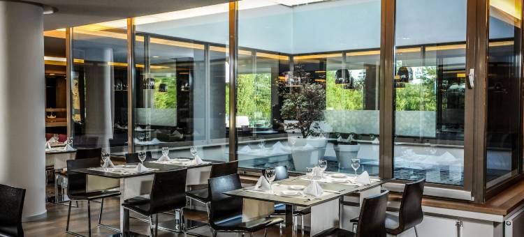 布加勒斯特会议中心温德姆华美达广场酒店(Ramada Plaza by Wyndham Bucharest Convention Center)图片