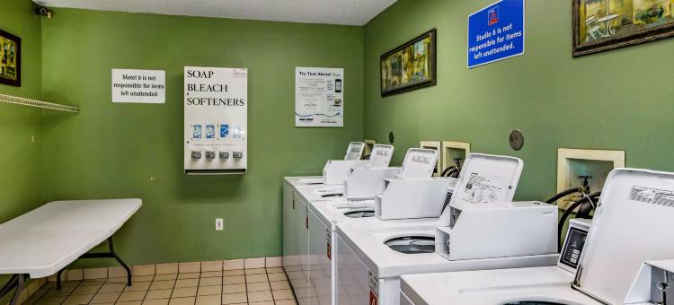 北卡罗莱纳格林斯伯勒 6 号开放式公寓酒店 - I-40(Studio 6 Greensboro, NC - I-40)图片