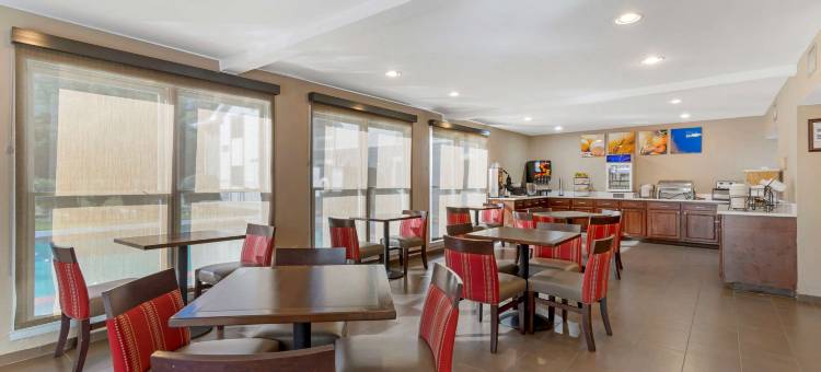 舒适套房酒店-近罗宾斯空军基地正门(Comfort Inn & Suites - Near Robins Air Force Base Main Gate)图片