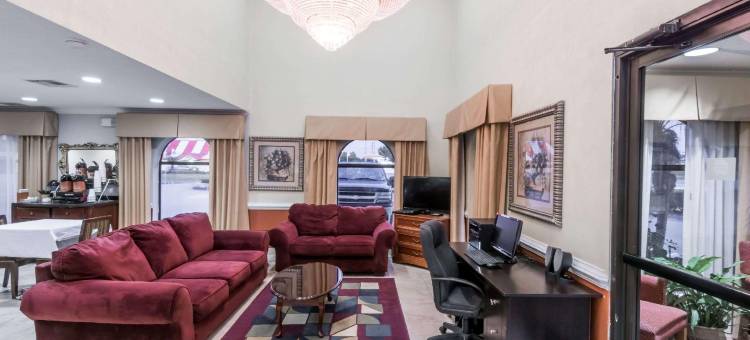 温妮温德姆戴斯套房酒店(Days Inn & Suites by Wyndham Winnie)图片