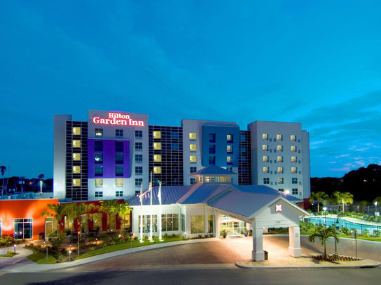 坦帕机场西岸希尔顿花园酒店