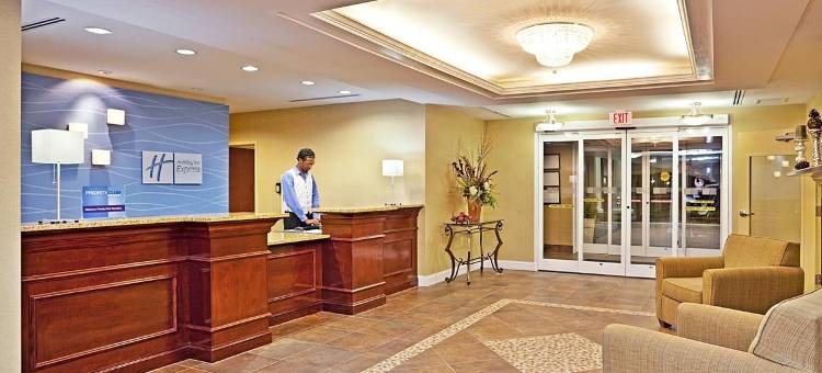 智选假日套房酒店南部的杉木树丛区(Holiday Inn Express & Suites Southern Pines-Pinehurst Area)图片