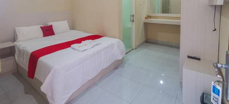 巴芝丹潘切尔多尔海滩红多兹酒店(RedDoorz Near Pantai Pancer Door Pacitan)图片