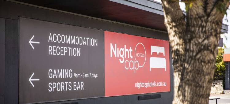 帝国酒店夜帽(Nightcap at Empire Hotel)图片